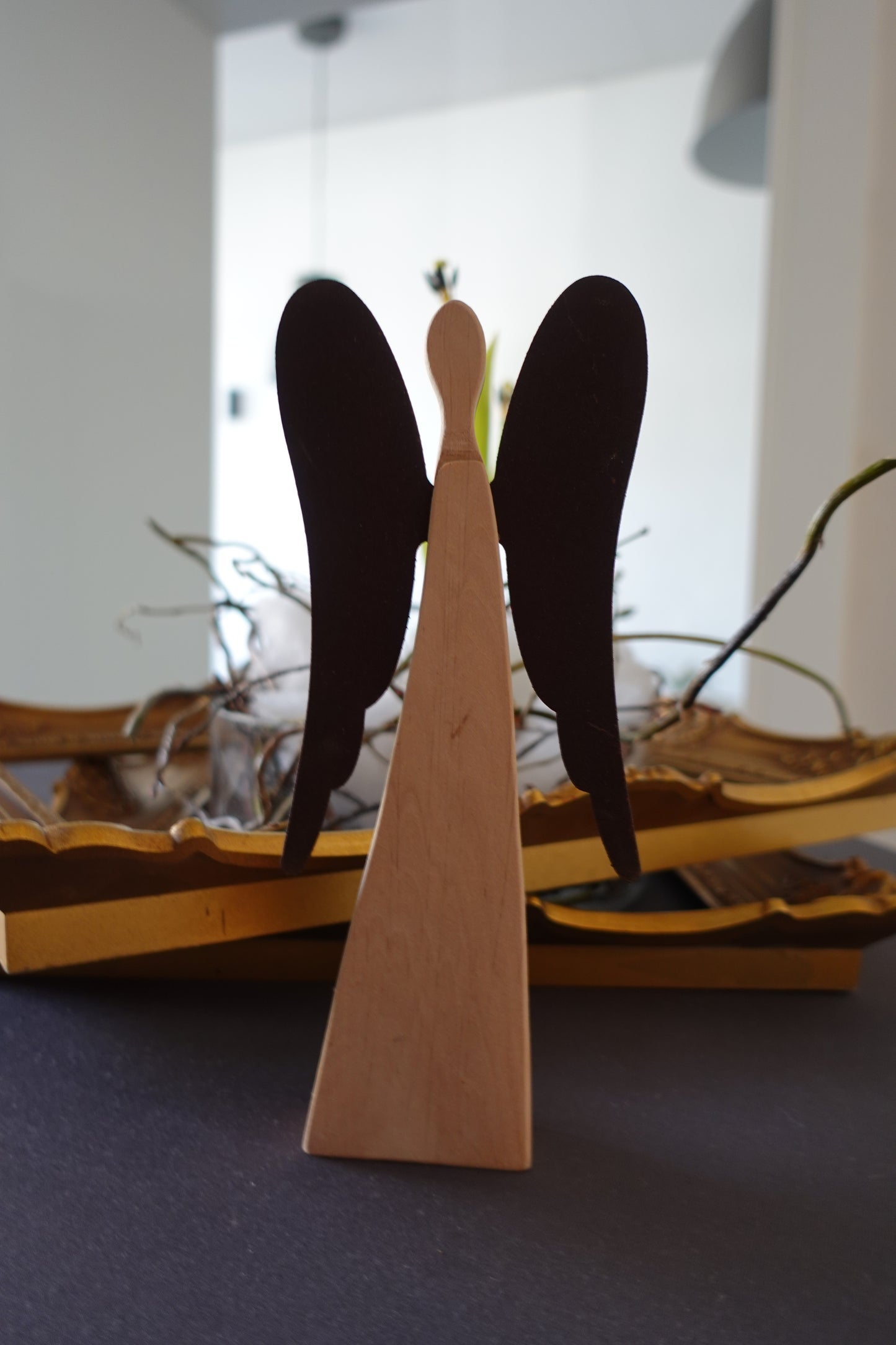 Thankgoods Rindenengel mit Rostflügel Hinteransicht