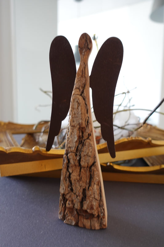 Thankgoods Rindenengel mit Rostflügel Vorderansicht