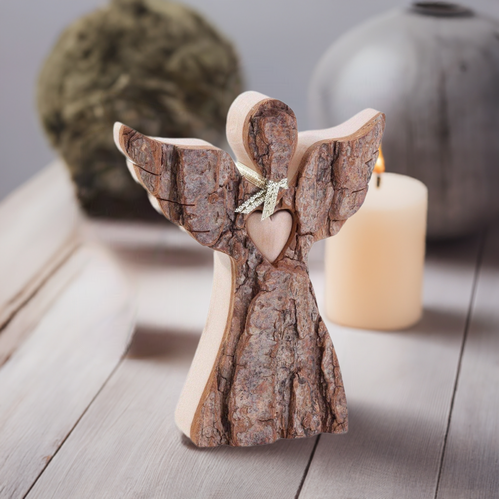 Thankgoods Himmelsbote mit Herz 12 cm auf Holztisch