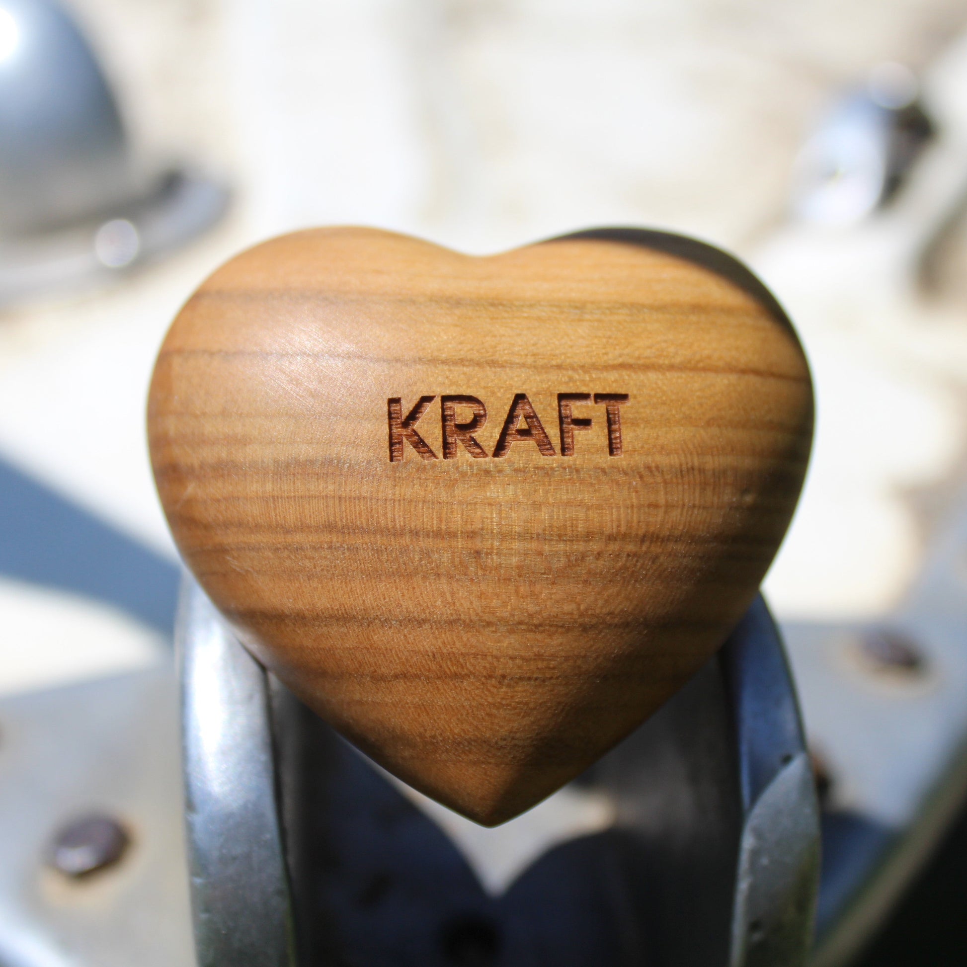 Thankgoods Handschmeichler Holzherz KRAFT