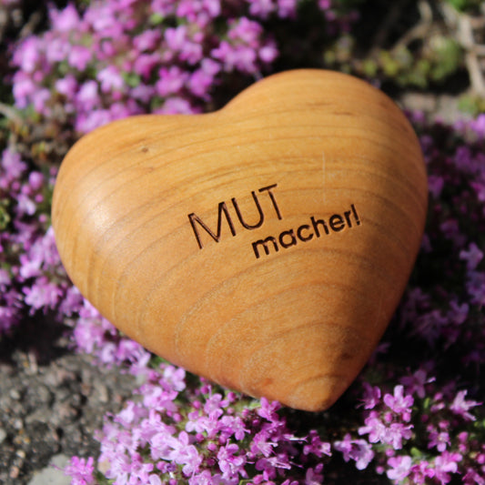 Thankgoods Handschmeichler Holzherz MUTmacher