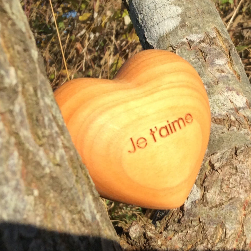 Thankgood's wooden heart Je t'aime