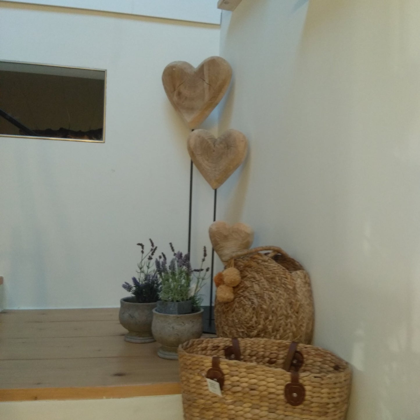 Thankgoods large solid decorative wooden heart made of solid poplar wood with a steel base