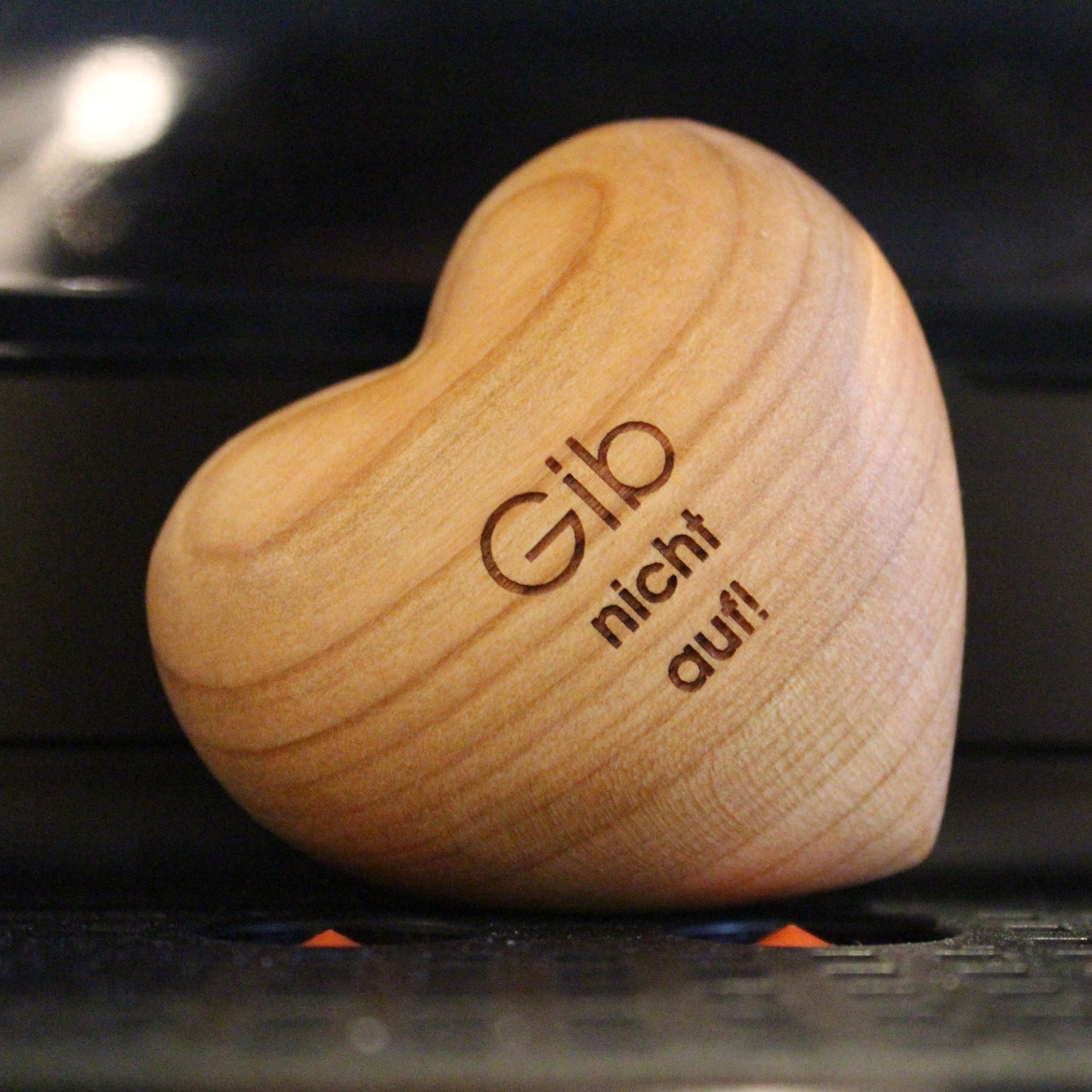 Thankgoods wooden heart 'Don't give up!'