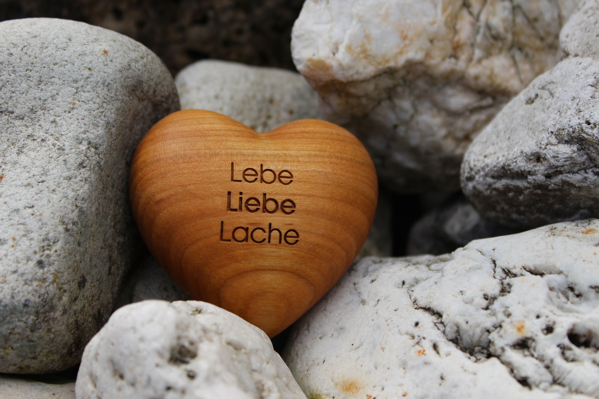 Thankgoods Holzherz Lebe, Liebe, Lache