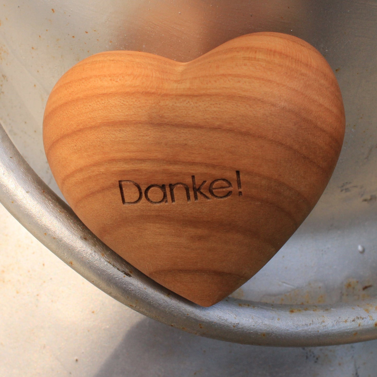 Thankgoods Holzherz Handschmeichler Danke auf Milchkanne